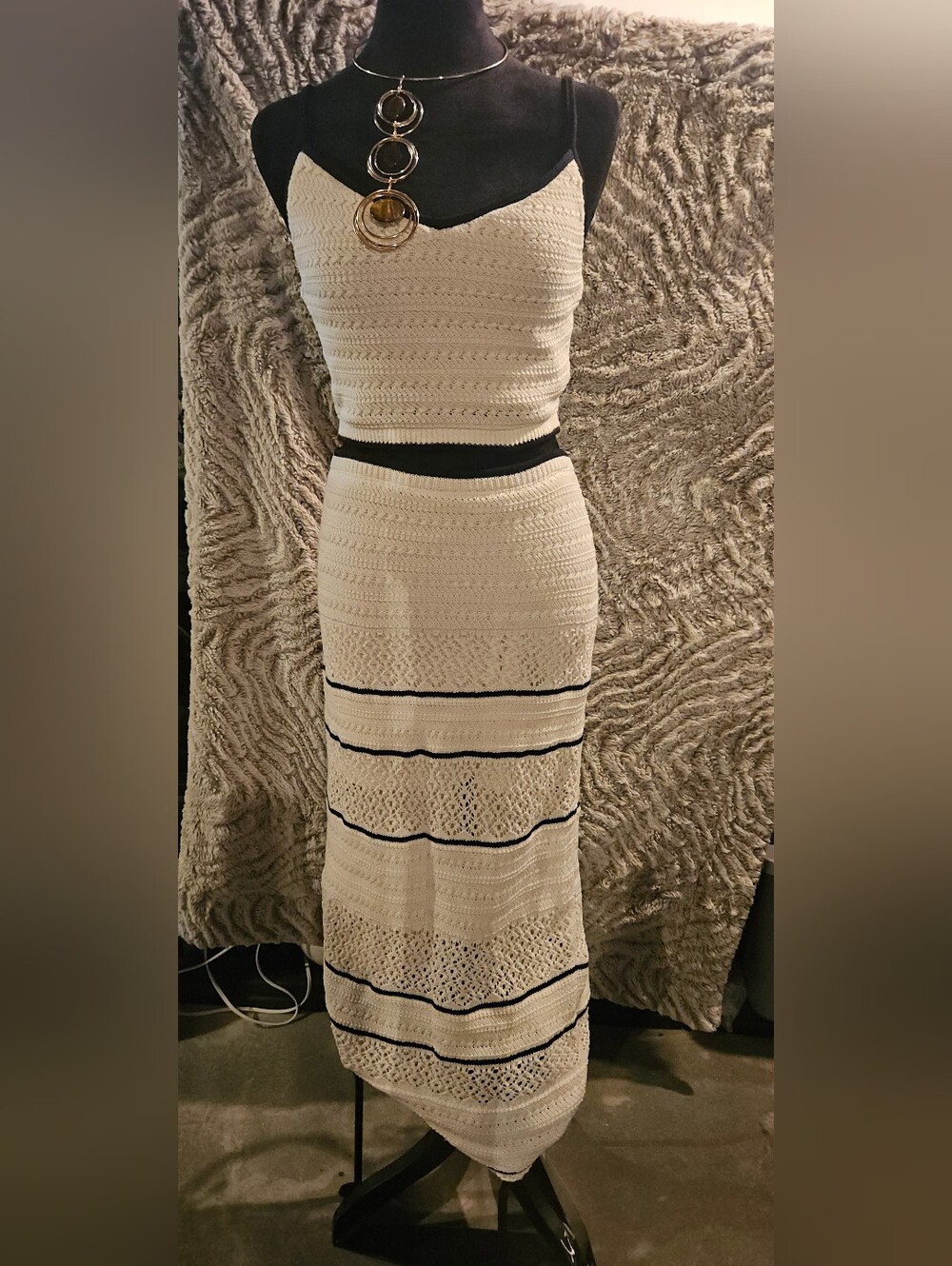 Abercrombie & Fitch Top And Long Knit Skirt. Size Small